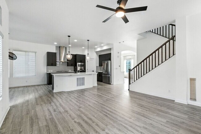 Building Photo - 6619 Mariposa Ct
