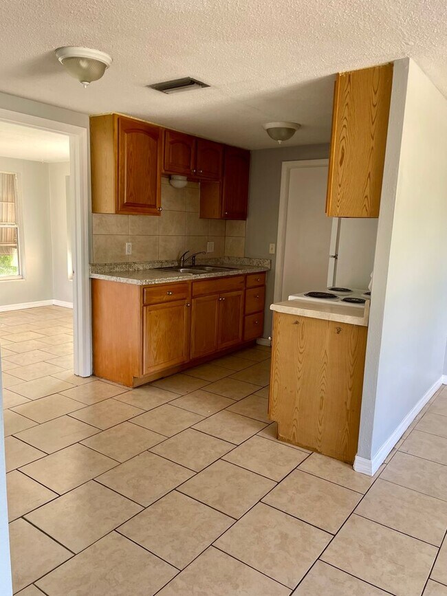 Foto del edificio - 2 bedroom / 2 bath available now!