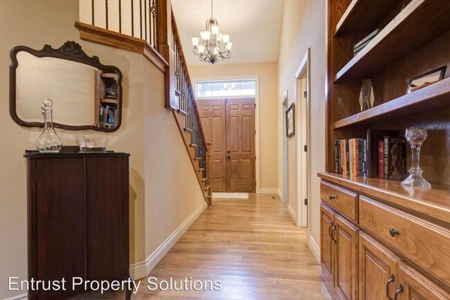 Building Photo - 4856 E Cherokee St