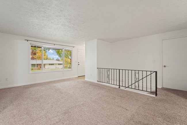 Building Photo - 13406 E 10th Ave