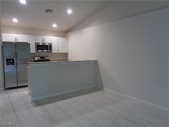 Building Photo - 3814 SW 15th Pl