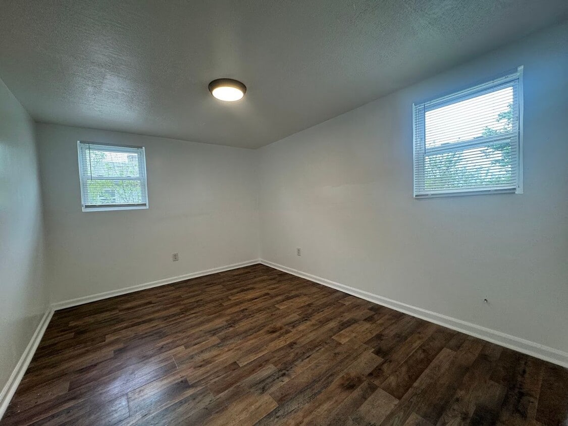 Foto principal - 3114 Tubman Ave