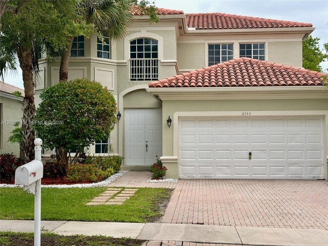 Foto del edificio - 6744 SW 195th Ave