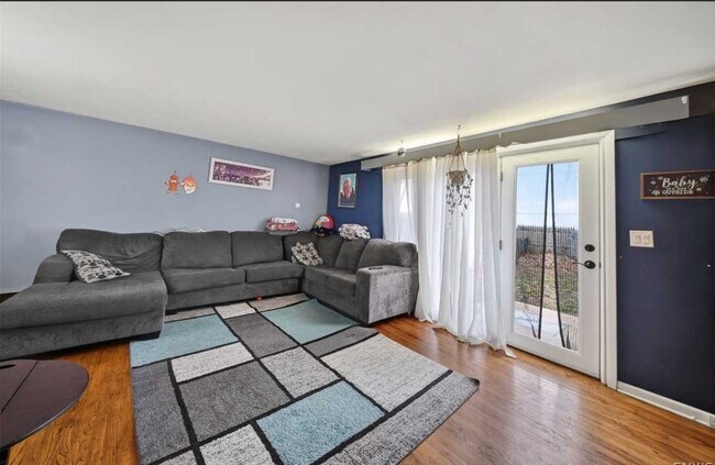 Foto del edificio - 4312 Candlelight Ln