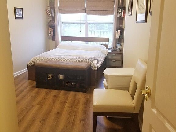 1st floor bed - 886 Amboy Ave