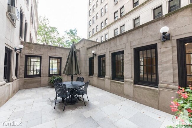 Foto del edificio - 3520 N Lake Shore Dr