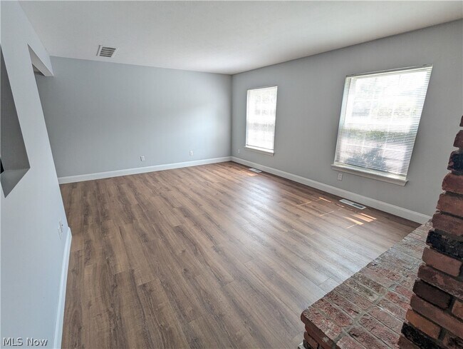 Foto del edificio - 6920 Carriage Hill Dr
