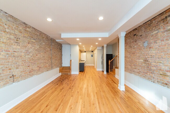 Foto del edificio - 1122 W Addison St