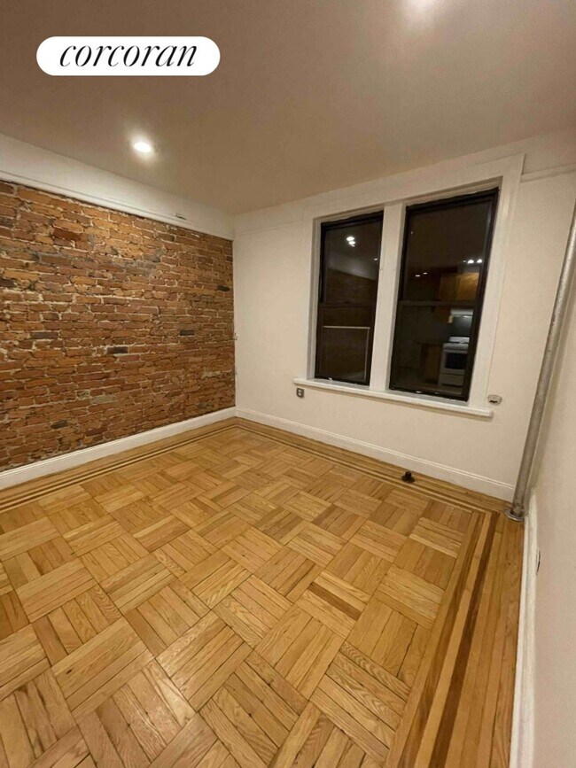 Foto del edificio - 5025 Broadway