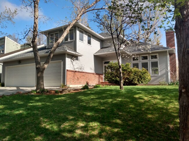 Building Photo - Bright & Spacious 4 Bed 3 Bath in North Bo...