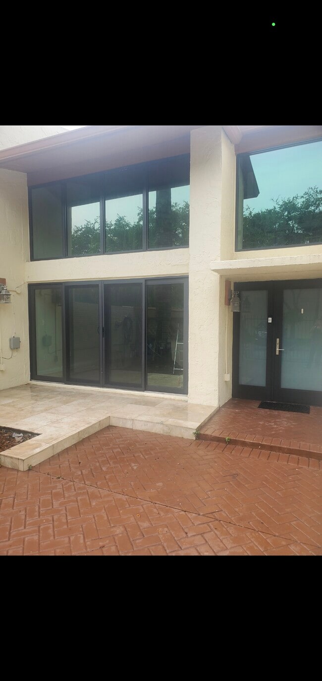 Building Photo - 10485 SW 78th St