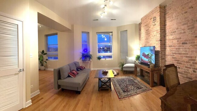 Foto del edificio - 2106 W 35th St