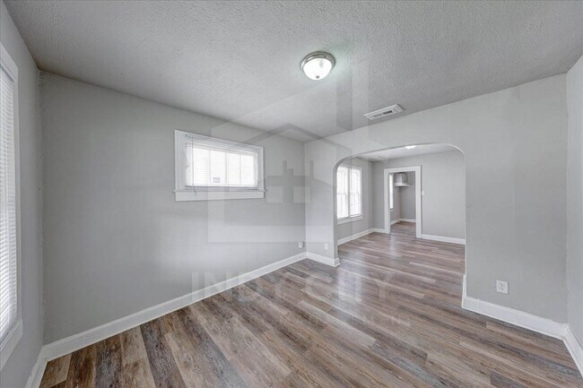 Foto del edificio - 1645 Asbury St