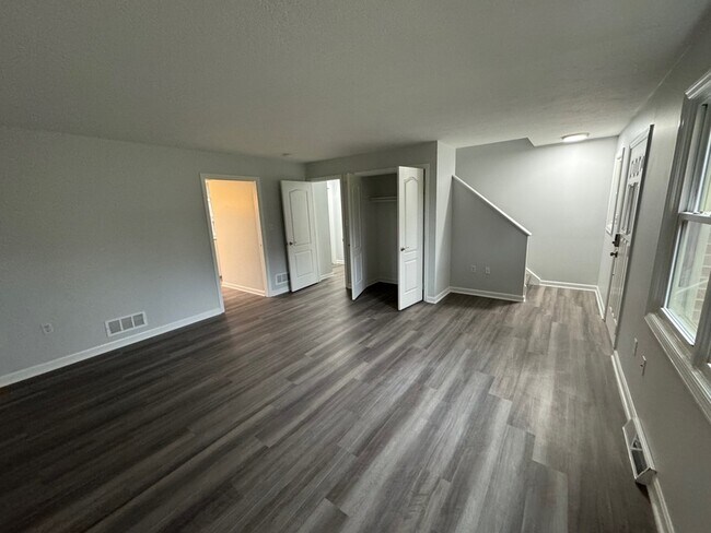 Building Photo - 230 Chesna Dr