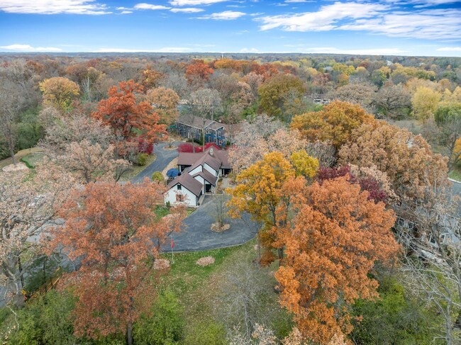 Building Photo - 15160 W Oak Spring Rd