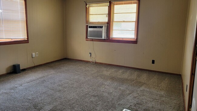 Foto del edificio - 302 E 7th St