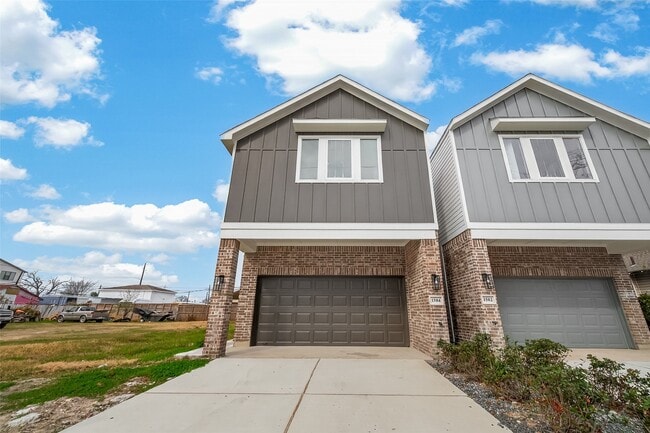 Building Photo - 1504 Hussion St