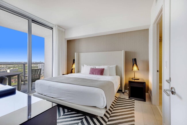 Building Photo - 2721 Hallandale Beach Blvd