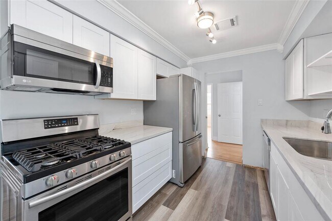 Foto del edificio - 6717 Sharpcrest St