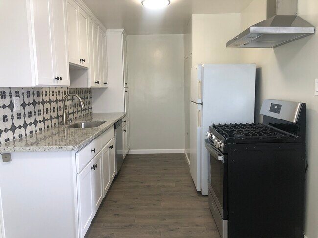 Foto del edificio - 1733 Higgins Ave