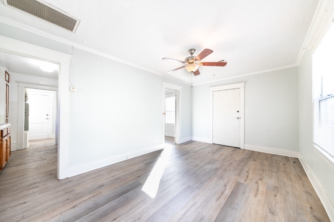 Building Photo - 6622 Bonsallo Ave