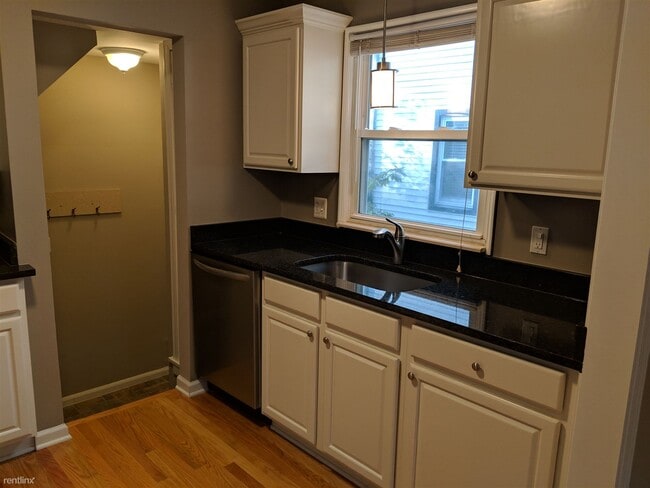 Foto del edificio - 3 br, 2 bath House - 707 North Altadena Av...