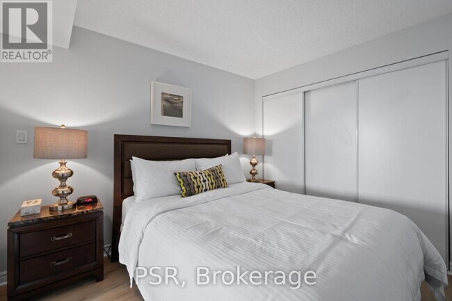 Building Photo - 410-410 Queens Quay W