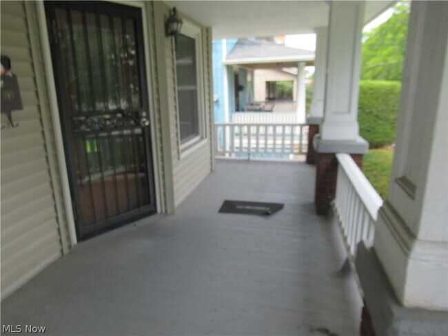 Foto del edificio - 1520 Ridgewood Ave