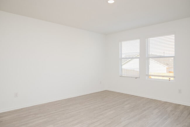 Building Photo - 2815 Gustavo Dr
