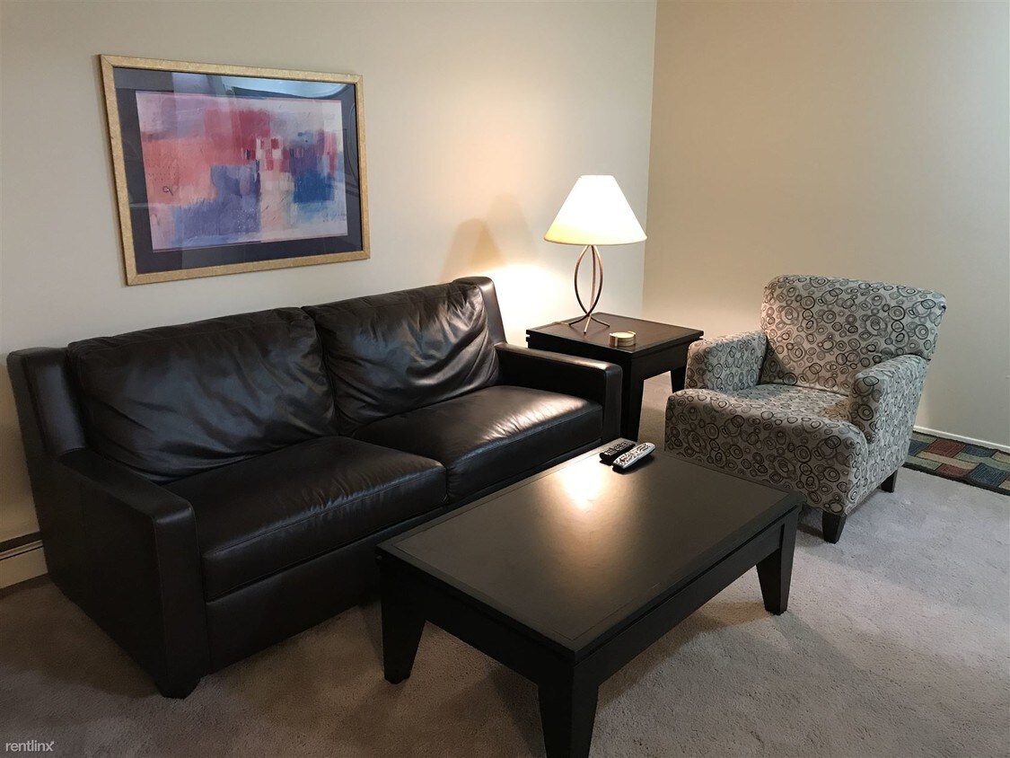 Foto principal - 2741 Patrick Henry Rd