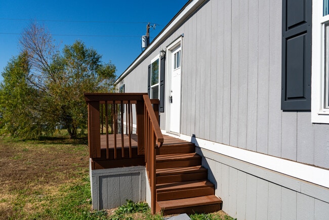 Building Photo - 114 Shady Grove Dr