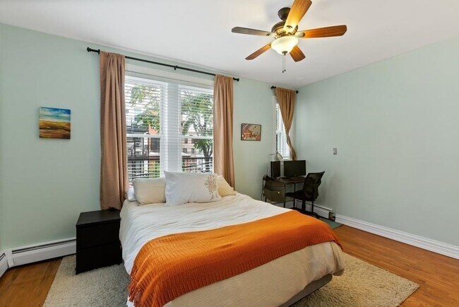 Foto del edificio - 831 Clinton St