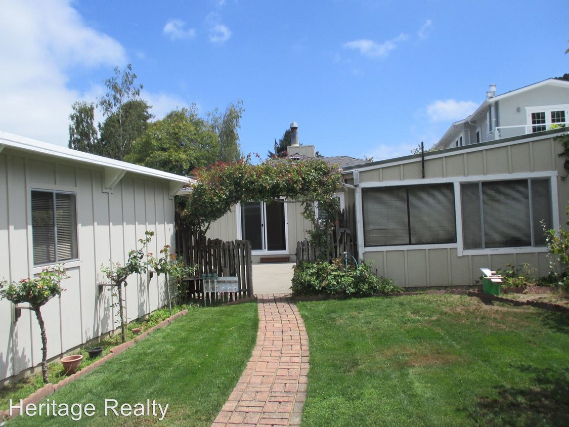 Primary Photo - 3 br, 2 bath House - 747 Costa Rica Avenue