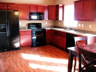 Kitchen - Crescentwood Townhomes