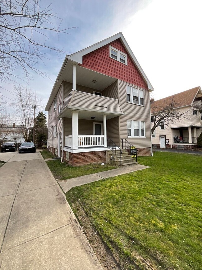 Building Photo - 19824 Pasnow Ave