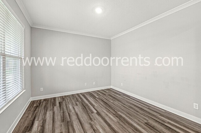 Foto del edificio - 6318 Barley Dr