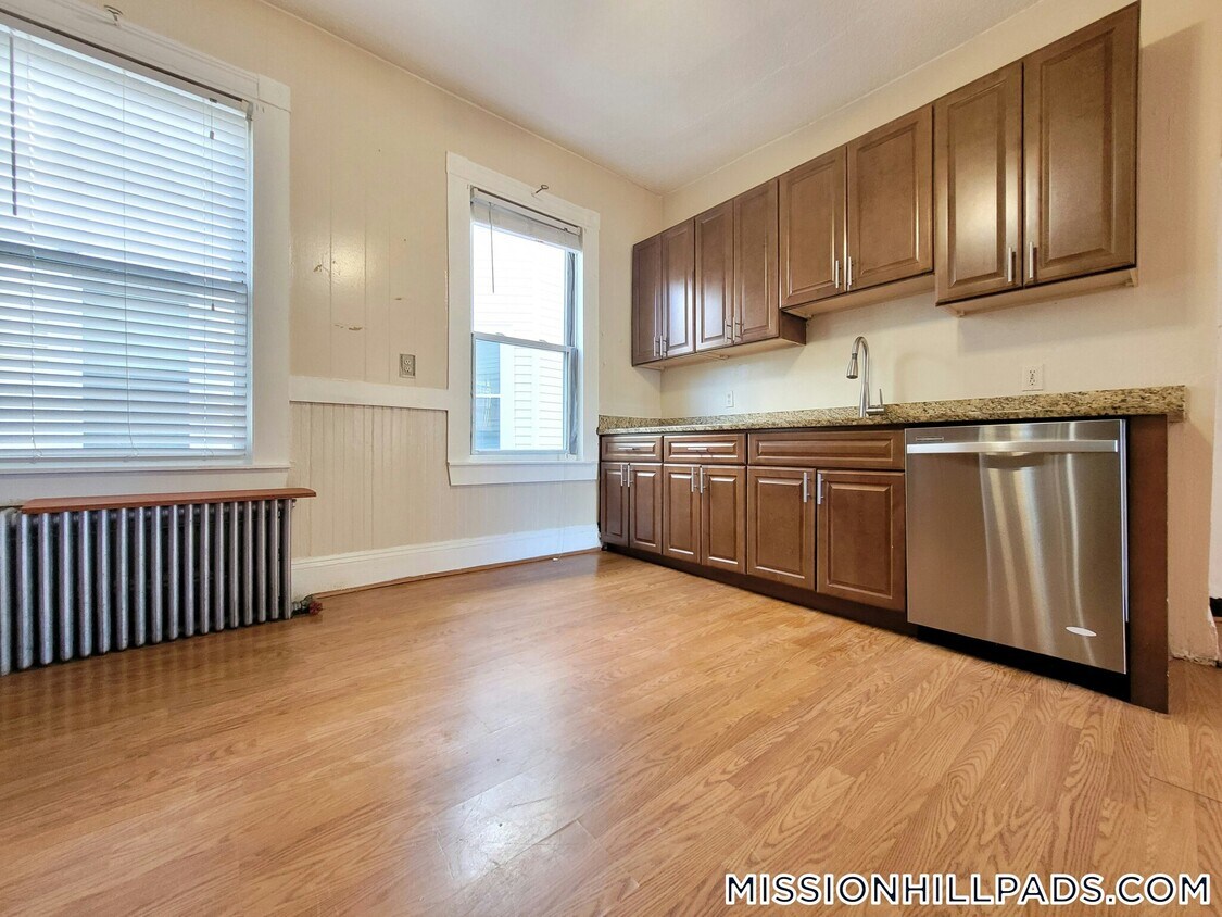 Foto principal - 110 Howland St