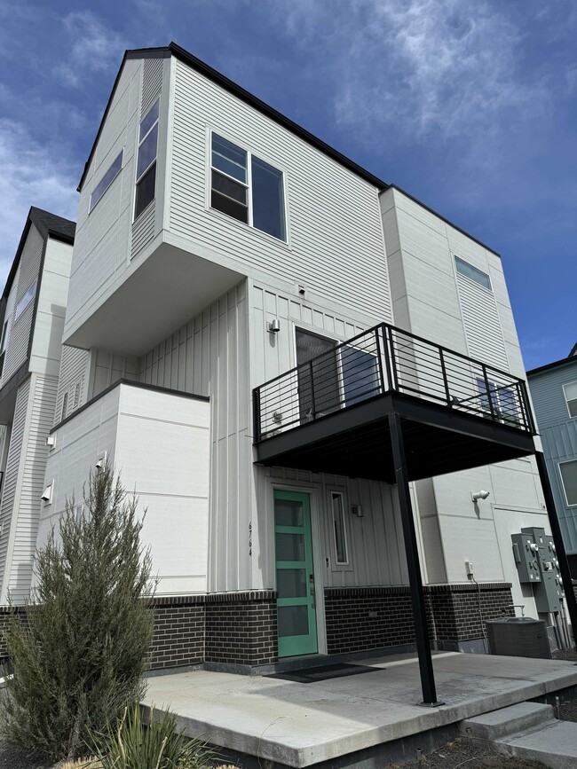 Building Photo - 6764 Raritan Dr