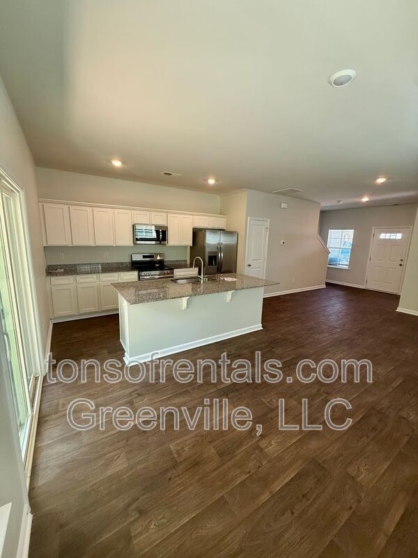 Foto del edificio - 101 Pendleton Place Way
