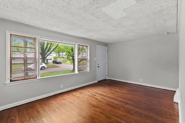 Building Photo - 10347 Ewell Dr