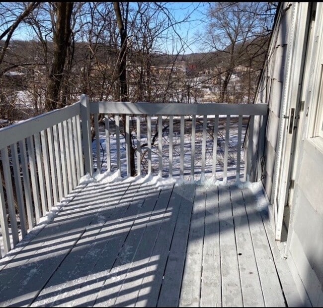 Building Photo - 2400 Millbrook Dr
