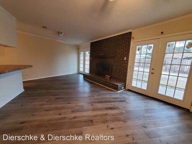 Building Photo - 3 br, 2 bath House - 2410 Louise