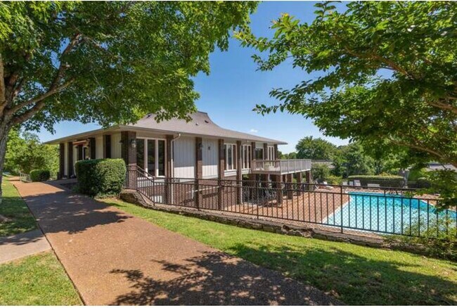 Disfruta de una bonita piscina. - 21 Vaughns Gap Rd
