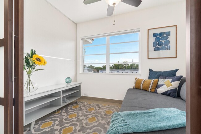 Foto del edificio - 620 NE 2nd Ct