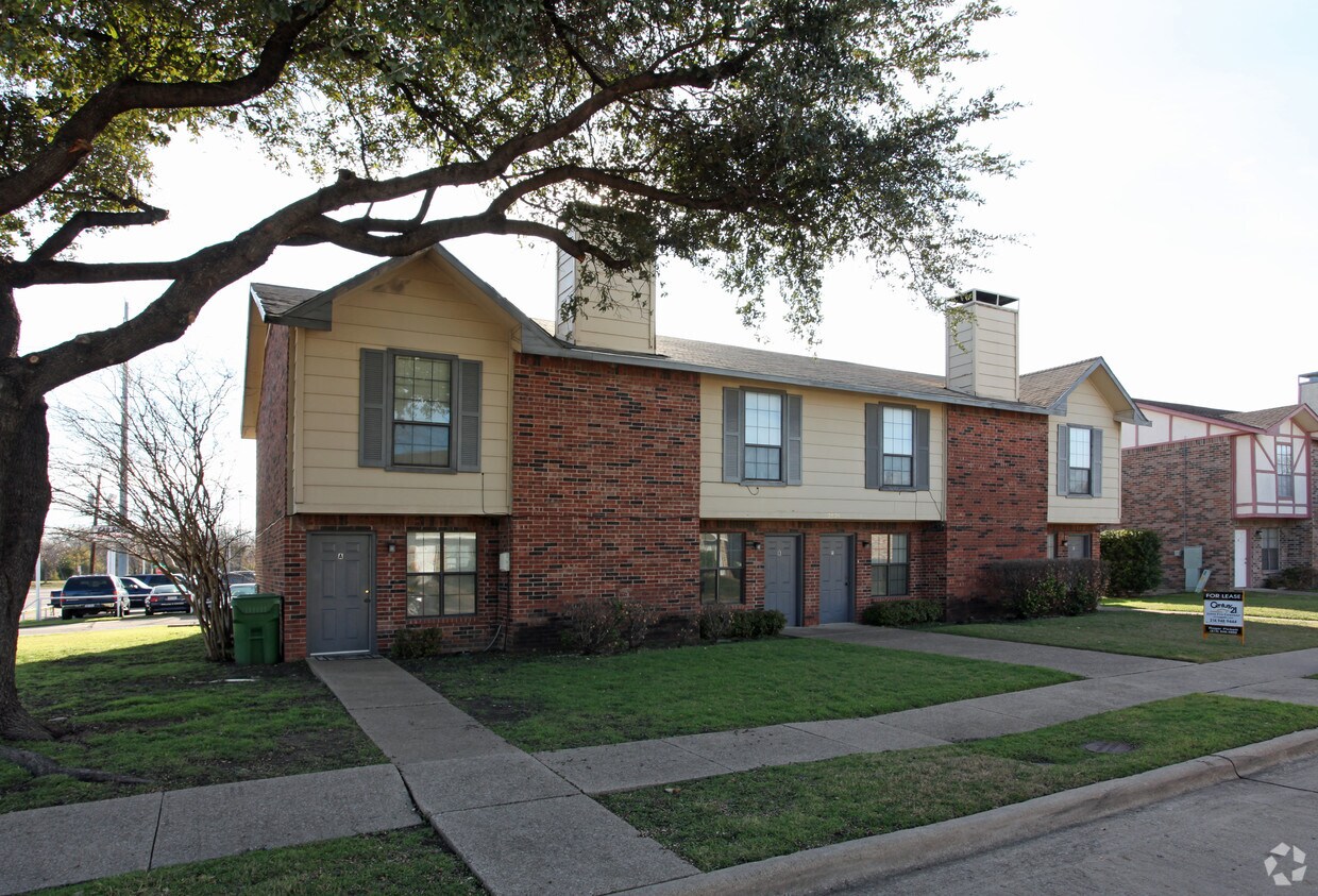 2826 Wimbledon Ct, Garland, TX 75041 Apartments in Garland, TX
