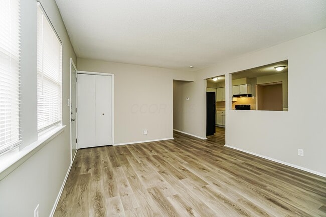 Building Photo - 5262 Hacket Dr