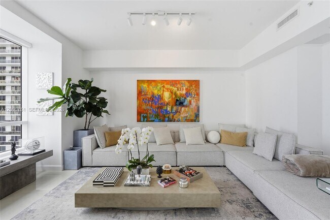 Foto del edificio - 601 NE 27th St