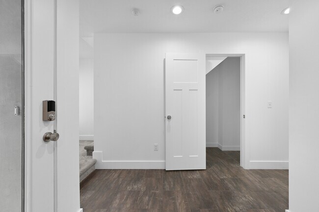 Foto del edificio - 315 W Reed Ave