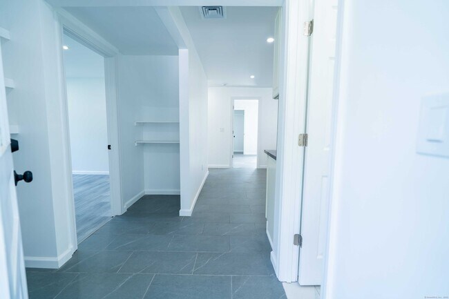 Foto del edificio - 187 Hillside Ave