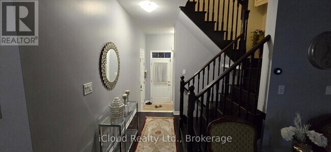 Building Photo - 18 Stedford Cres
